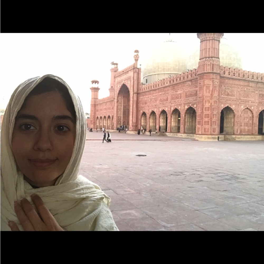 Meet your Posher, Leila